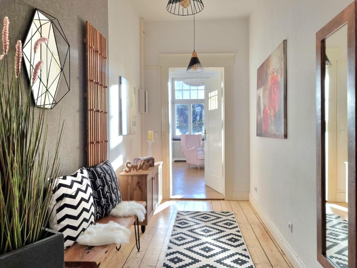 Charysma - Jugendstil Trifft Moderne, Schlafzimmer Mit Smart-Tv, Tischfussball, Darts, Parkplatz Hamelin Exteriör bild