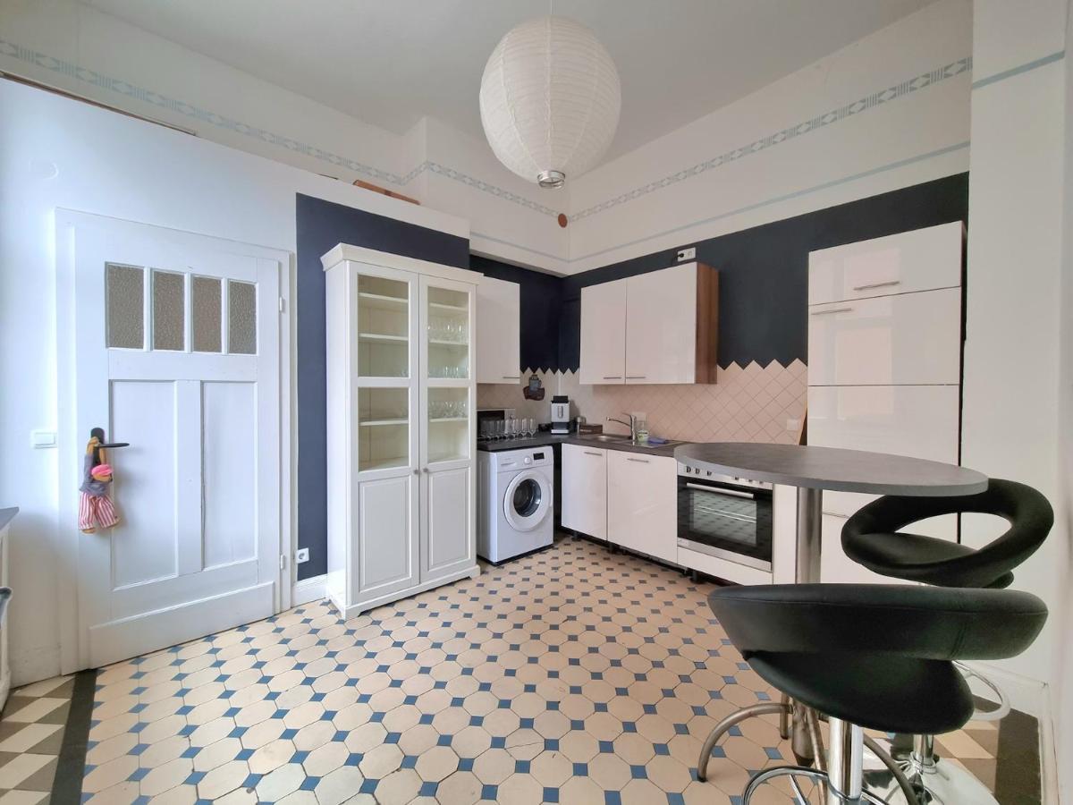 Charysma - Jugendstil Trifft Moderne, Schlafzimmer Mit Smart-Tv, Tischfussball, Darts, Parkplatz Hamelin Exteriör bild