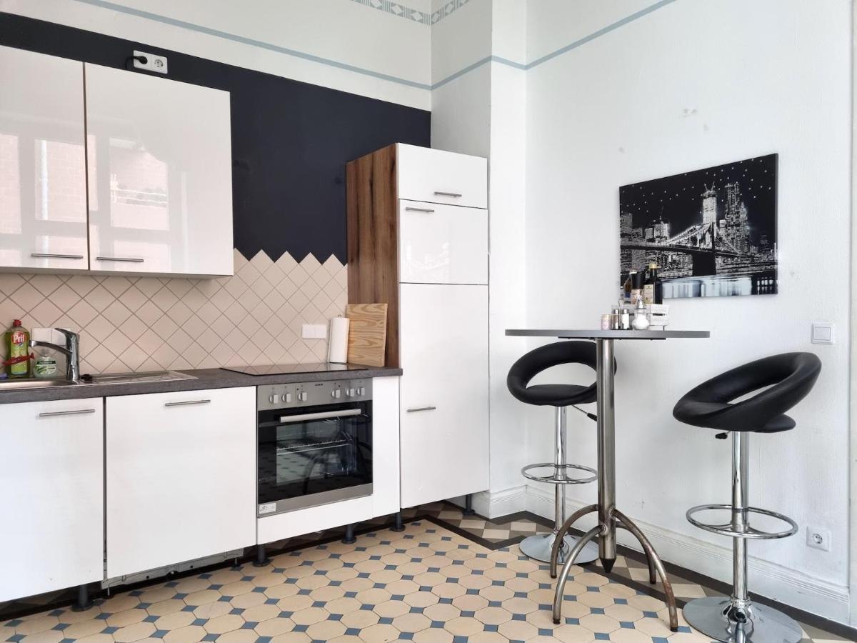 Charysma - Jugendstil Trifft Moderne, Schlafzimmer Mit Smart-Tv, Tischfussball, Darts, Parkplatz Hamelin Exteriör bild