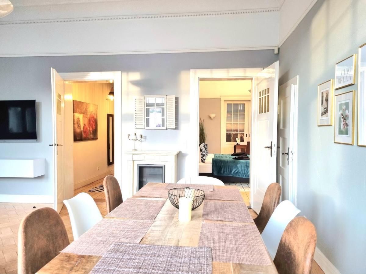 Charysma - Jugendstil Trifft Moderne, Schlafzimmer Mit Smart-Tv, Tischfussball, Darts, Parkplatz Hamelin Exteriör bild