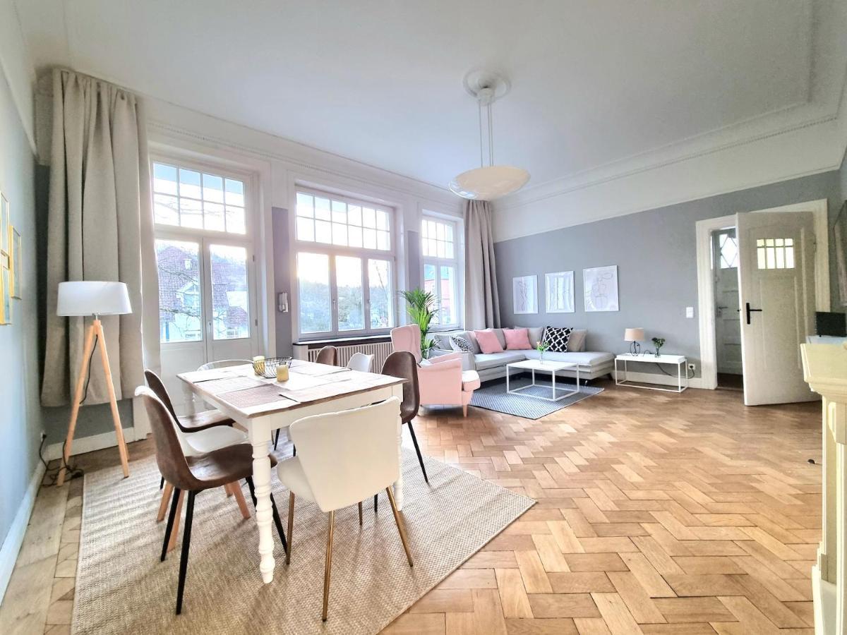Charysma - Jugendstil Trifft Moderne, Schlafzimmer Mit Smart-Tv, Tischfussball, Darts, Parkplatz Hamelin Exteriör bild