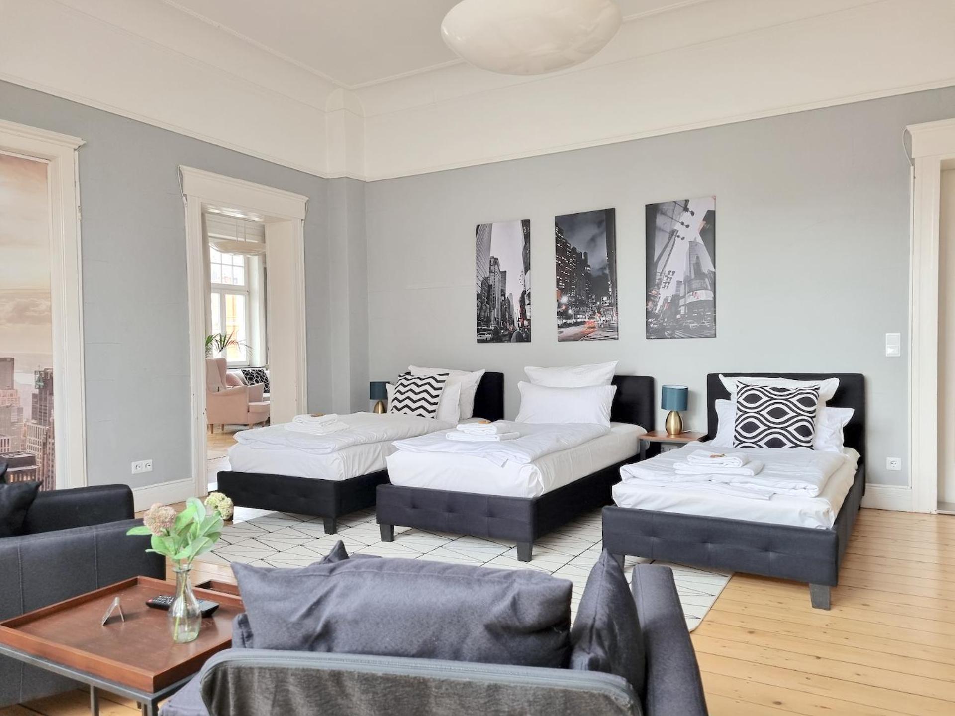 Charysma - Jugendstil Trifft Moderne, Schlafzimmer Mit Smart-Tv, Tischfussball, Darts, Parkplatz Hamelin Exteriör bild