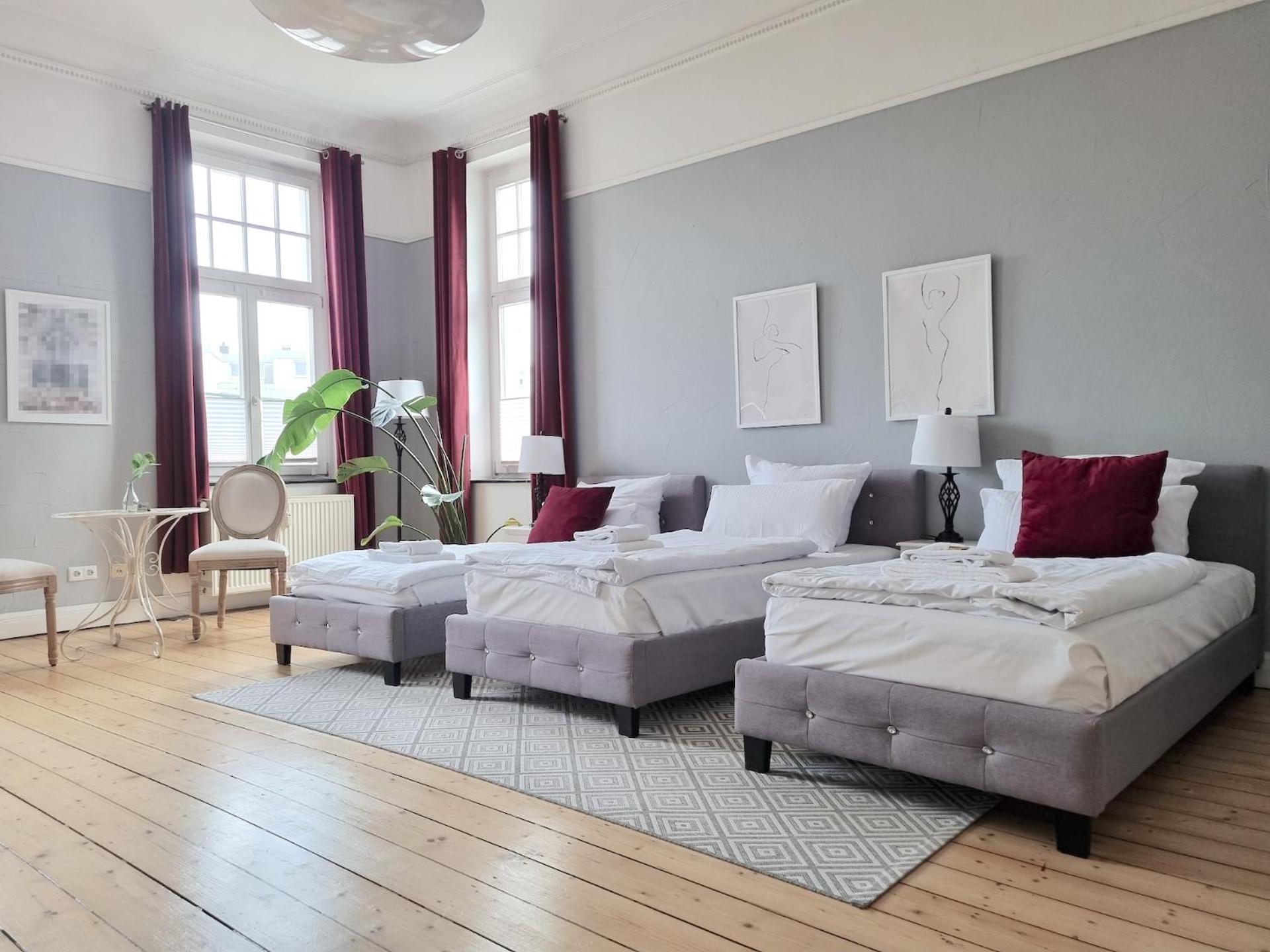 Charysma - Jugendstil Trifft Moderne, Schlafzimmer Mit Smart-Tv, Tischfussball, Darts, Parkplatz Hamelin Exteriör bild